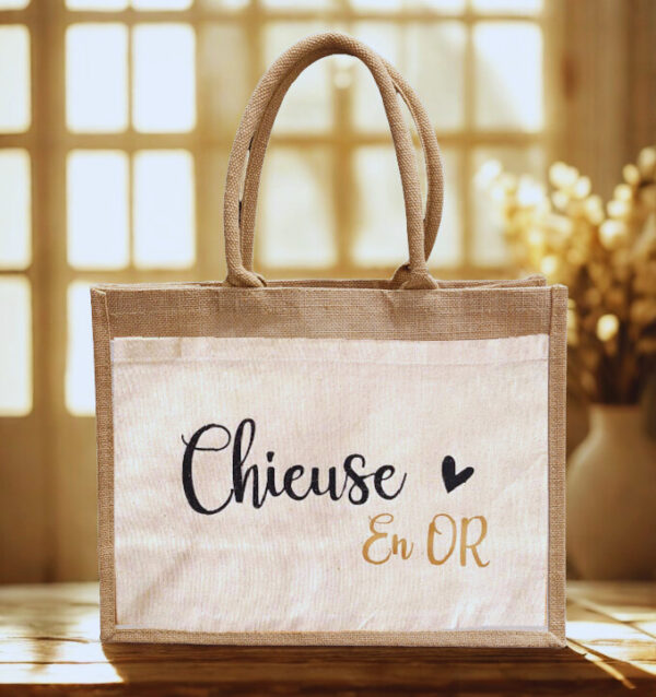 Sac décoré et personnalisable, fait en matériaux durables et responsables.